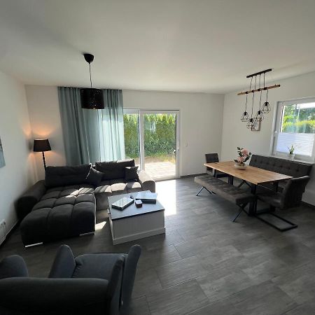 Doppelhaushaelfte Mit Terrasse Villa Elmenhorst/Lichtenhagen Buitenkant foto