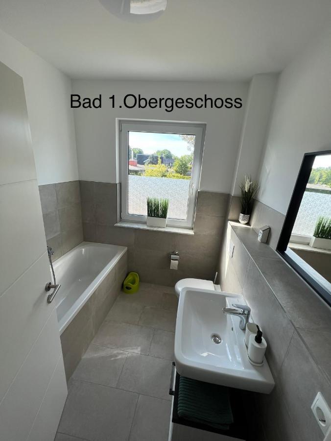 Doppelhaushaelfte Mit Terrasse Villa Elmenhorst/Lichtenhagen Buitenkant foto