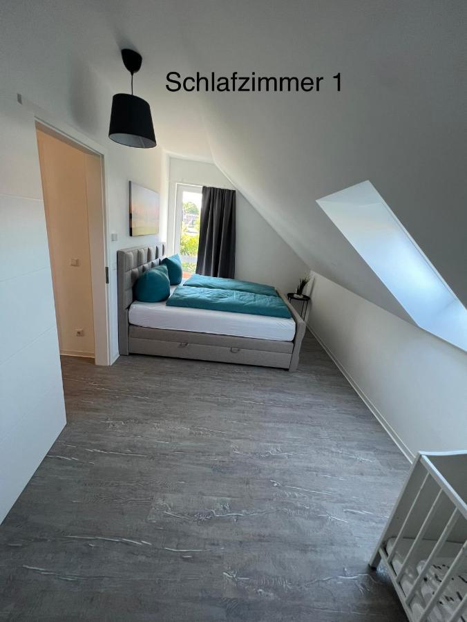 Doppelhaushaelfte Mit Terrasse Villa Elmenhorst/Lichtenhagen Buitenkant foto